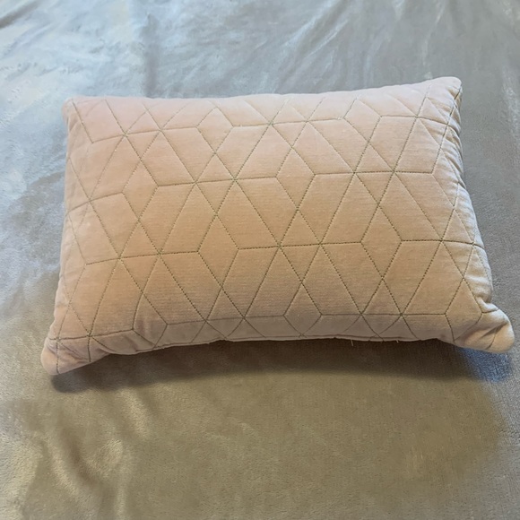 Decorative throw pillow - Picture 2 of 3